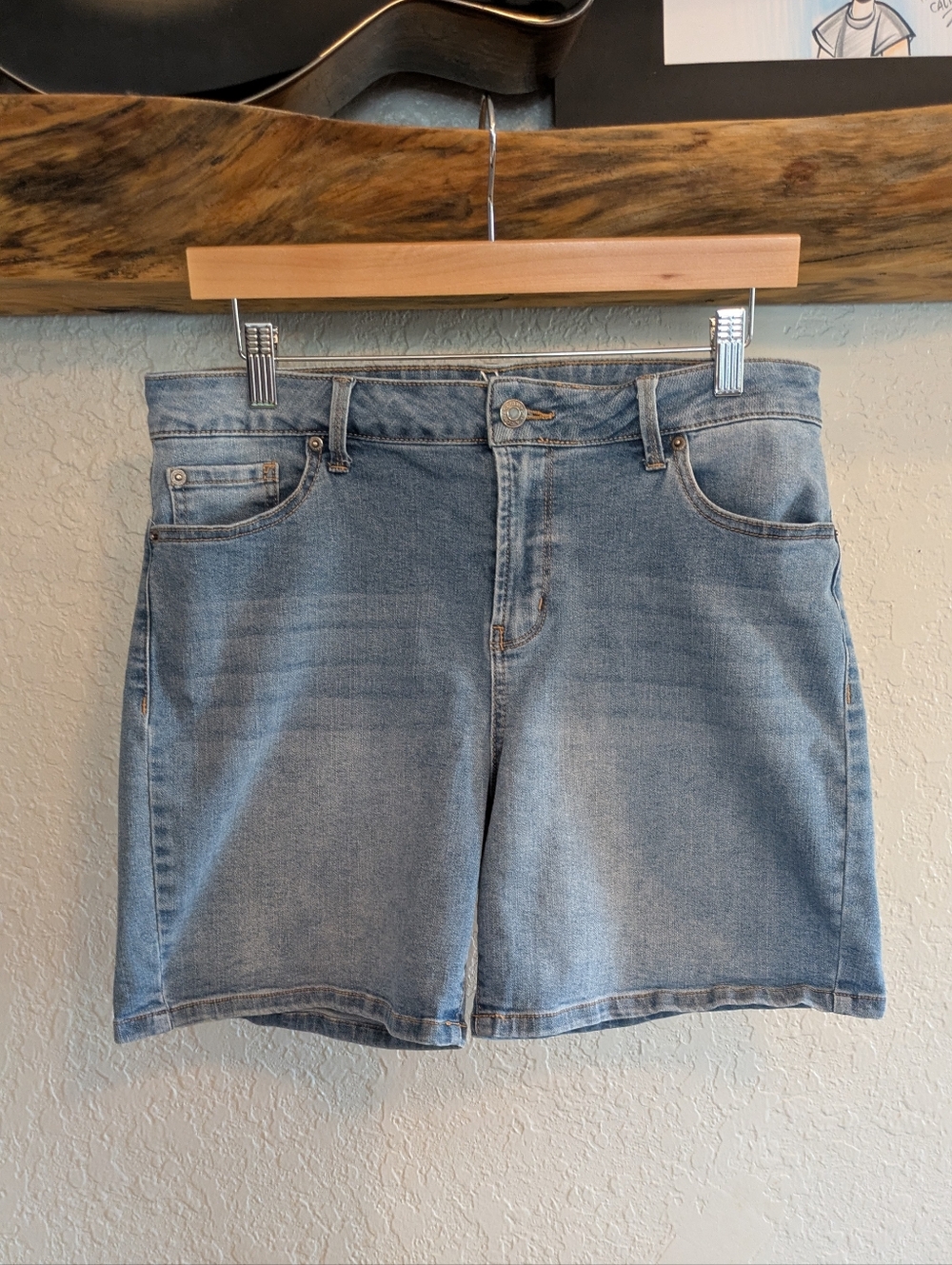 NY & Co women's denim shorts in size 12 with 6" inseam